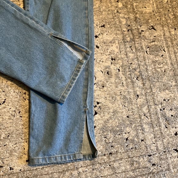 HP🪩Light wash Jeans - Picture 3 of 3